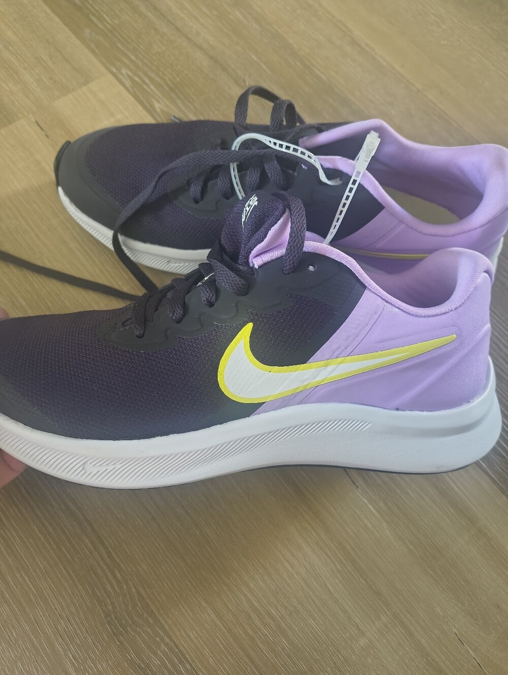 Nike Star Runner 3 Girls Size 5